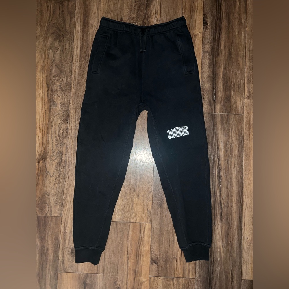 Men’s Size MEDIUM Loose Fit Jordan Sweatpant Joggers.